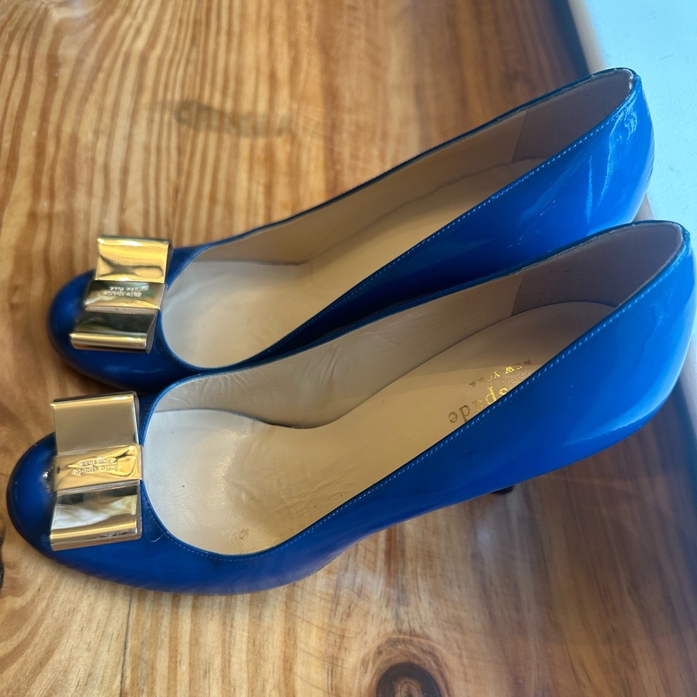 Karolina Kate Spade Blue Pumps + Gold Bows